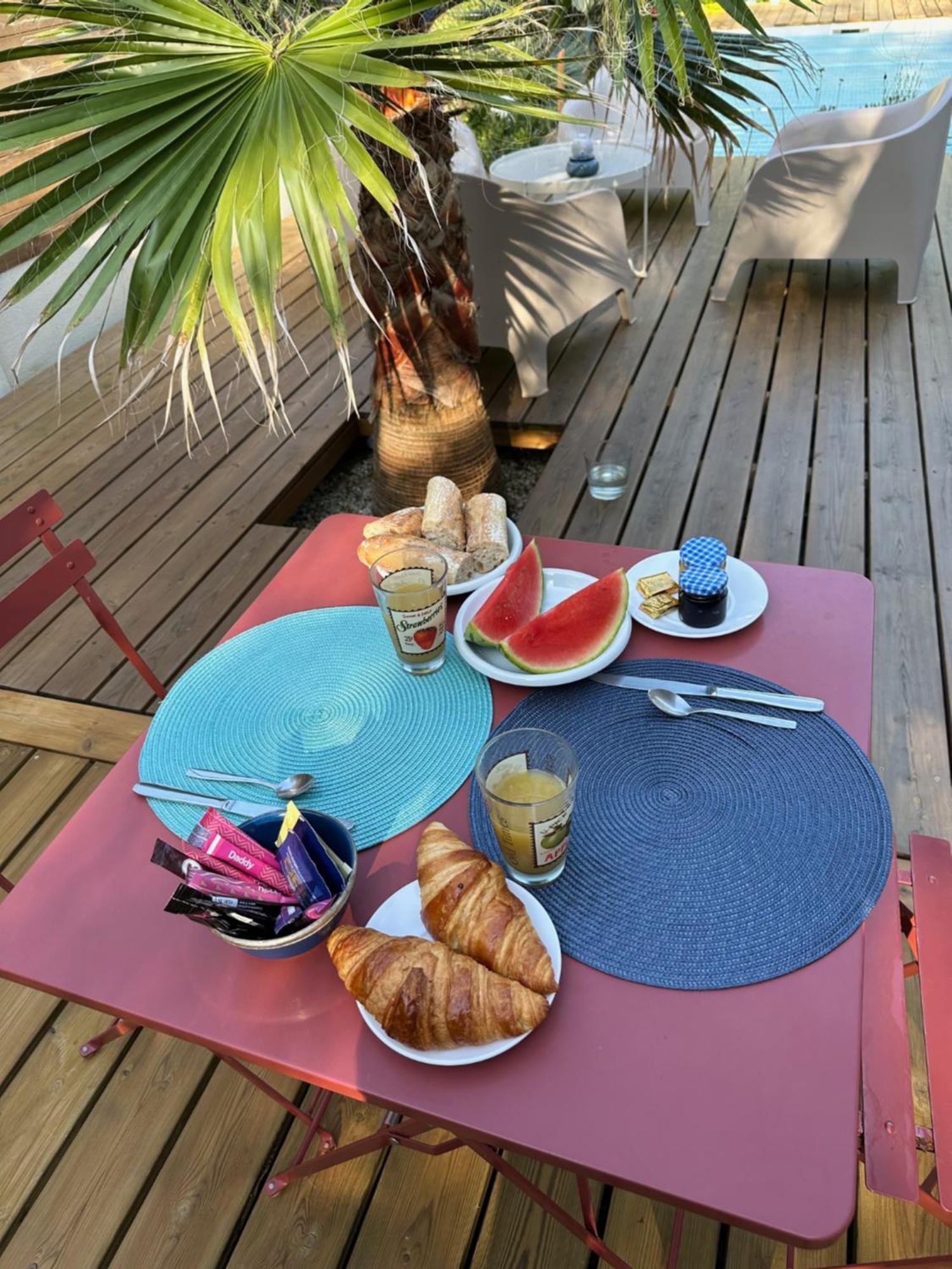 Bed and Breakfast Chez Karine & Eric Le Teich Exterior foto